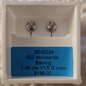 925 Moissanite Stud Screwback Earrings in Silver - D Color VVS (0.45 ctw)